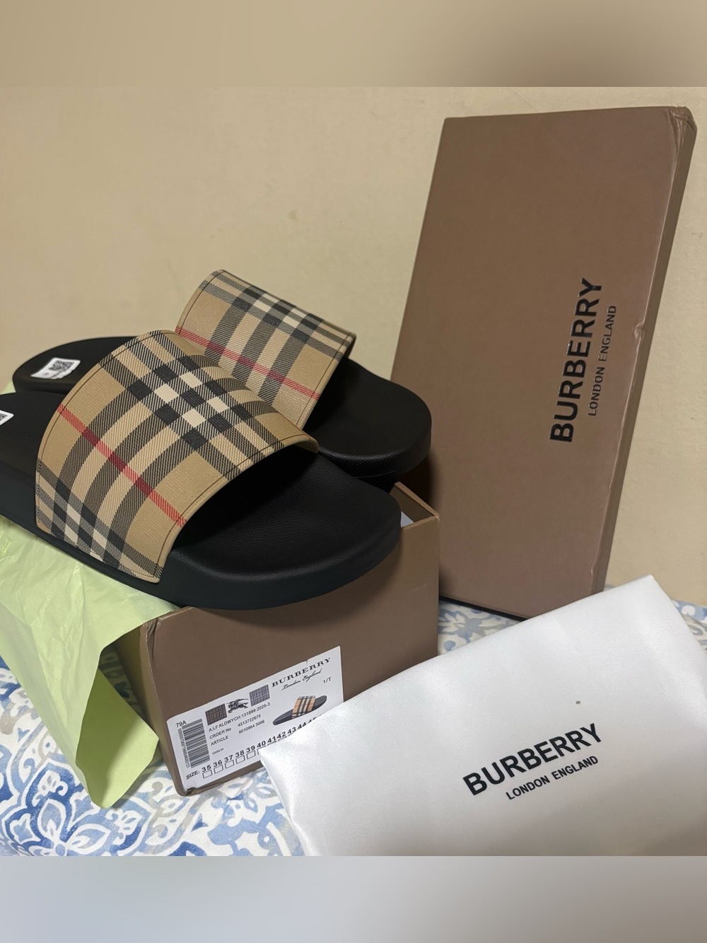 Burberry Women’s Size 7.5 Check Slide Sandals in Beige and Black
